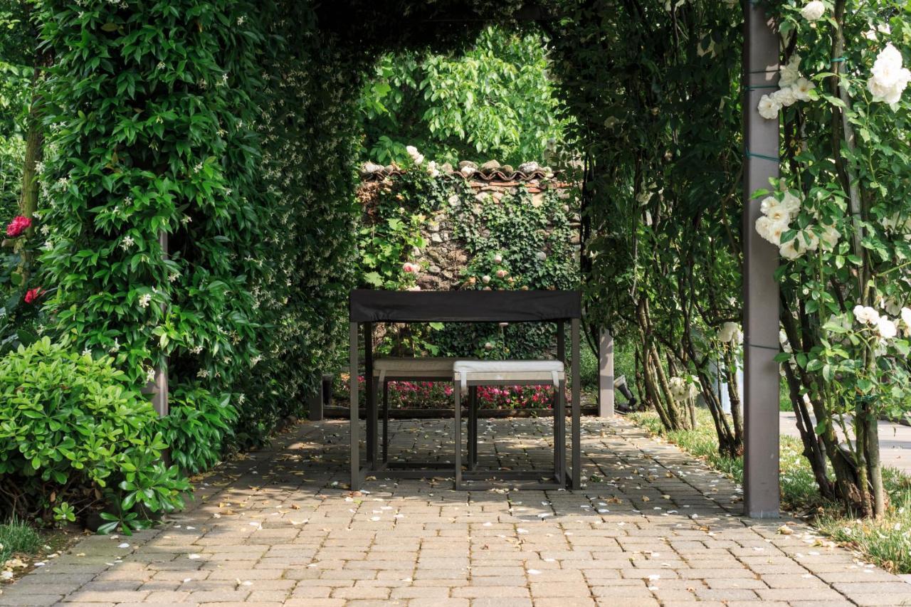B&B A Ca' Minore Franciacorta Passirano ภายนอก รูปภาพ